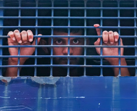 পুলিশ ভ্যান,শাহরিয়ার মাহমুদ শুভ।